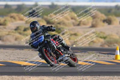 media/Nov-06-2023-Moto Forza (Mon) [[ce023d0744]]/3-Intermediate Group/Session 5 (Turn 4)/